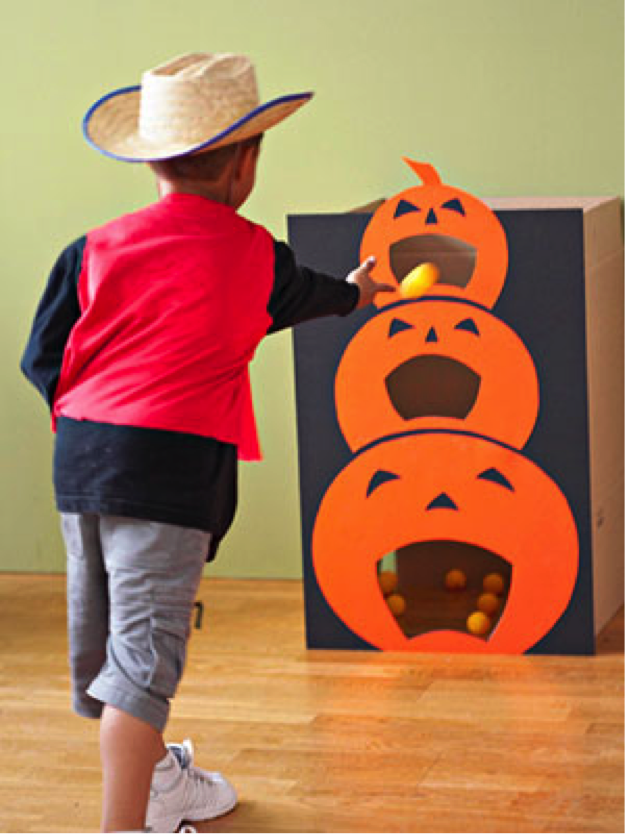 Pumpkin Toss Halloween Games